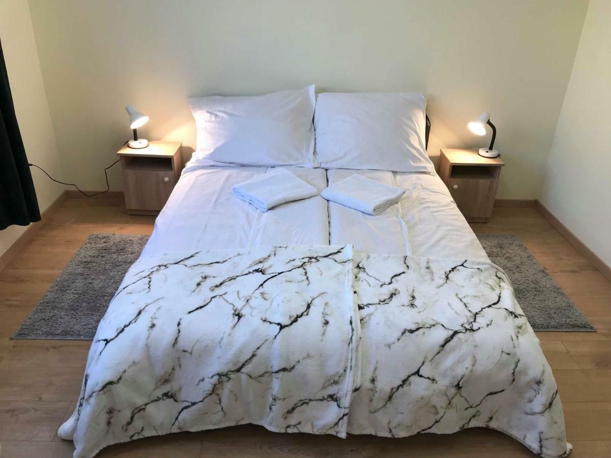 Ella Apartman Debrecen Bagian luar foto