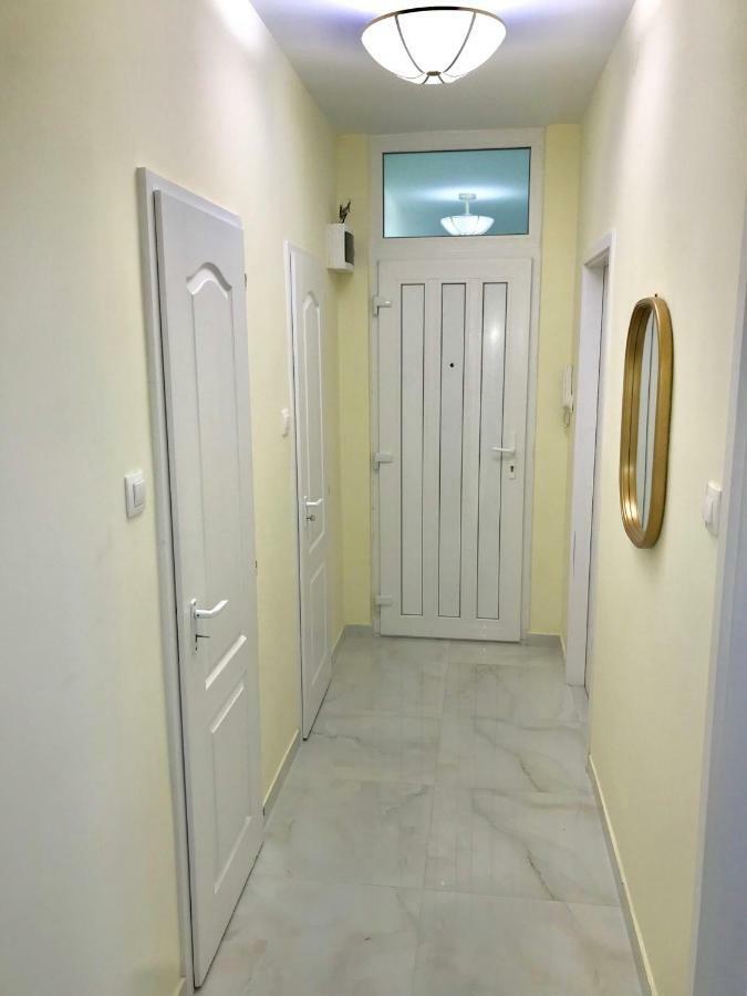 Ella Apartman Debrecen Bagian luar foto
