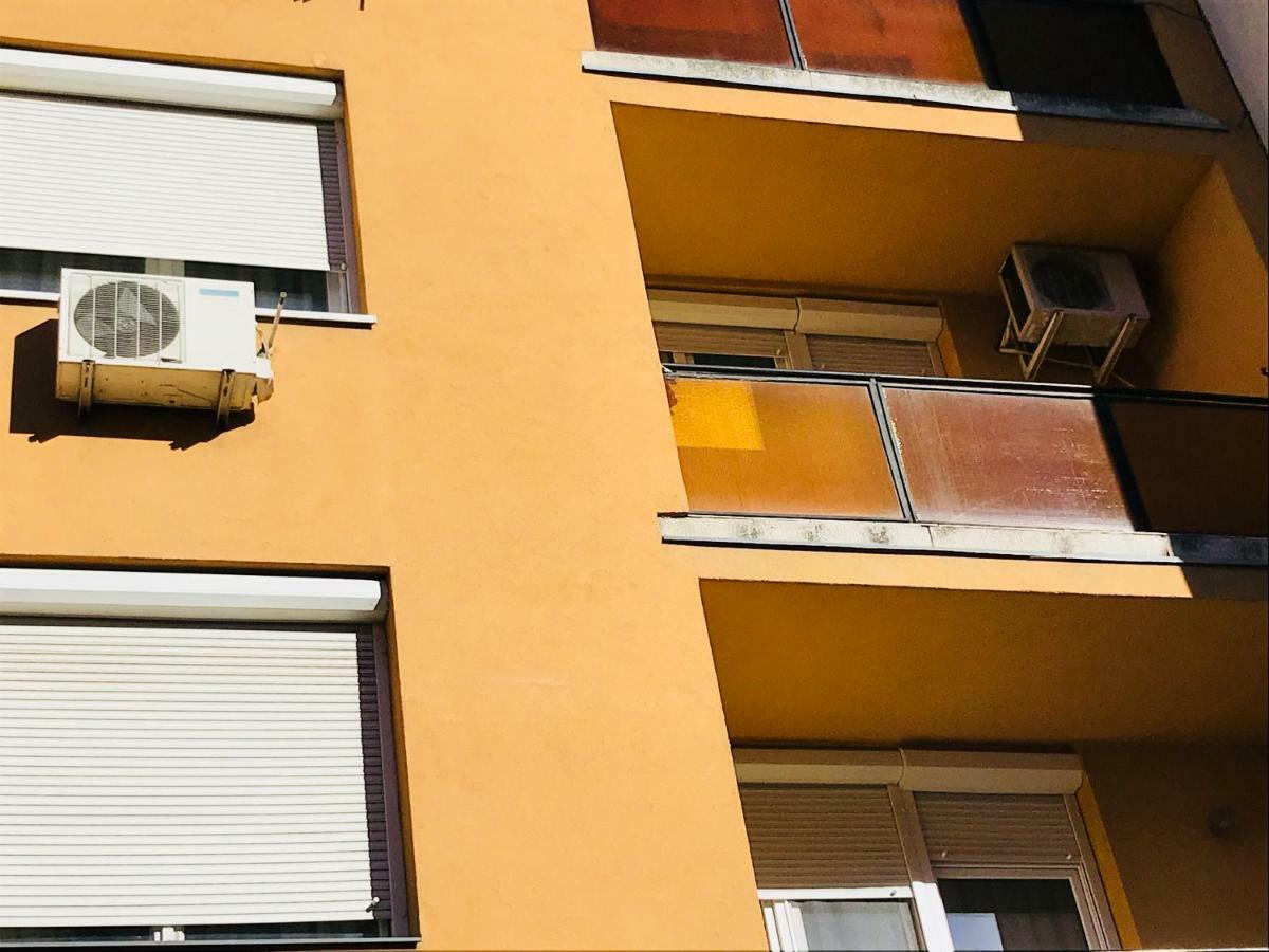 Ella Apartman Debrecen Bagian luar foto
