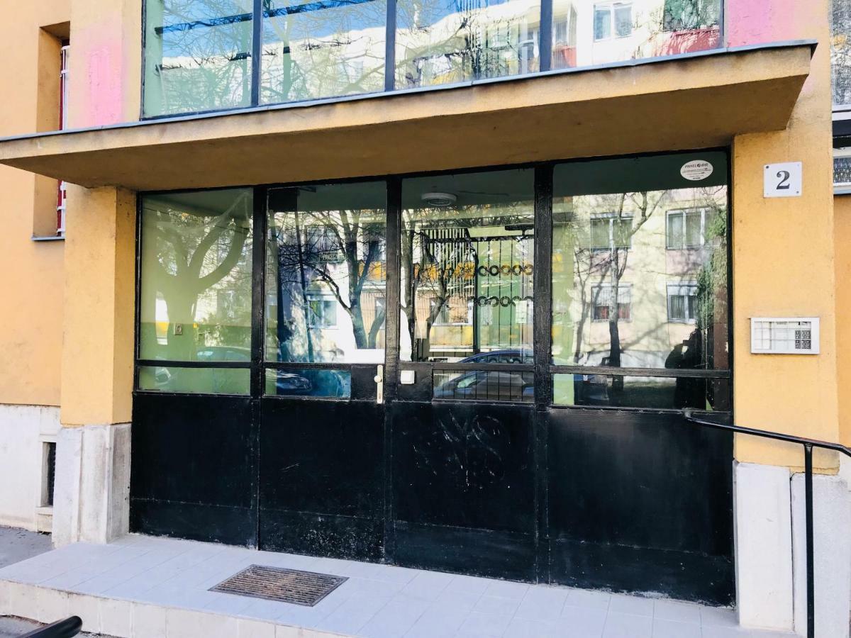 Ella Apartman Debrecen Bagian luar foto